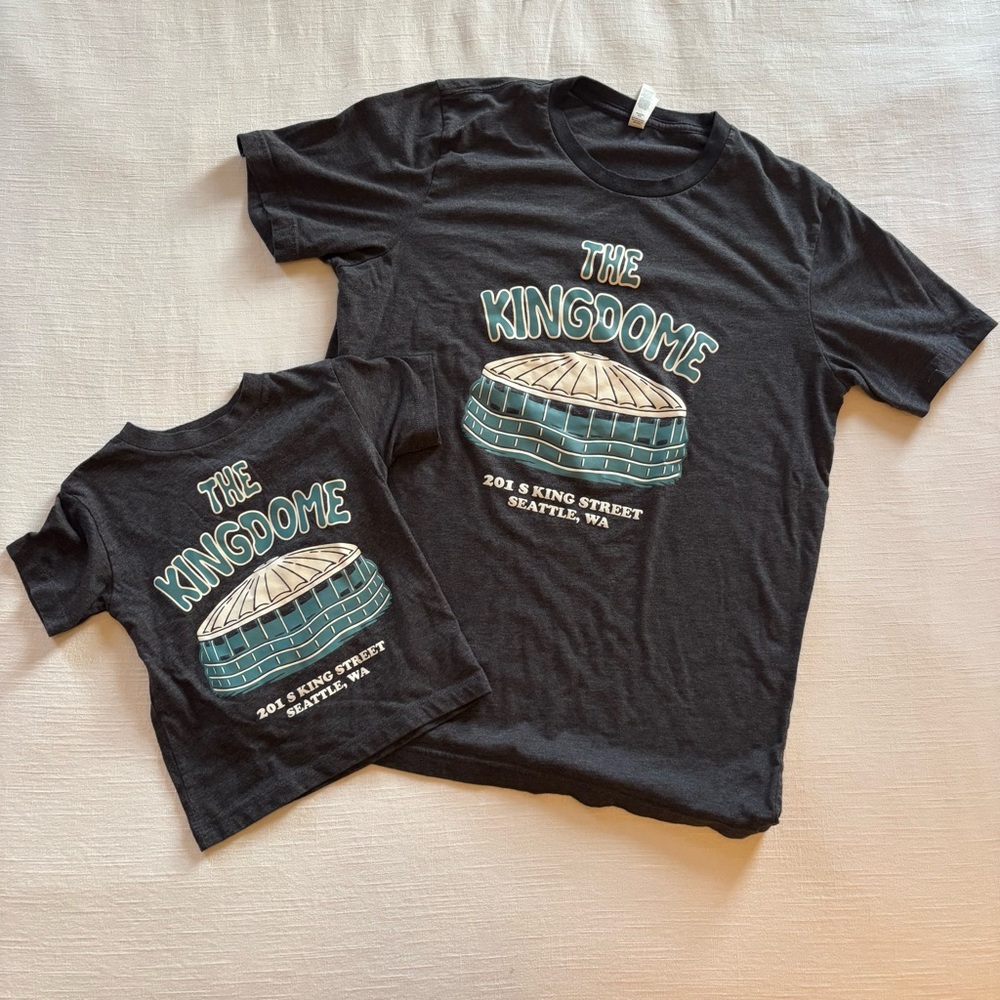 Kingdome 2T + Adult Large Set - for the Mariners or Seahawks dad!